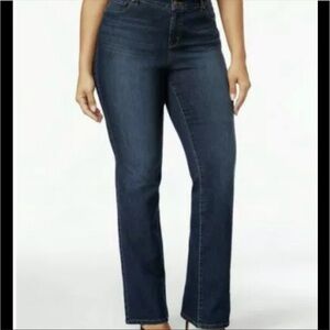 NWT. Style & Co 9” Rise Curvy Boot Leg Jeans. Size 6.